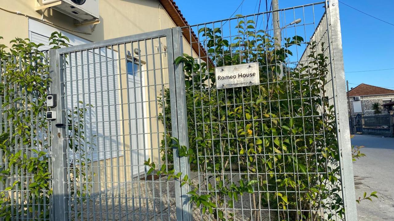 Patras Romeο House Apartment Ngoại thất bức ảnh